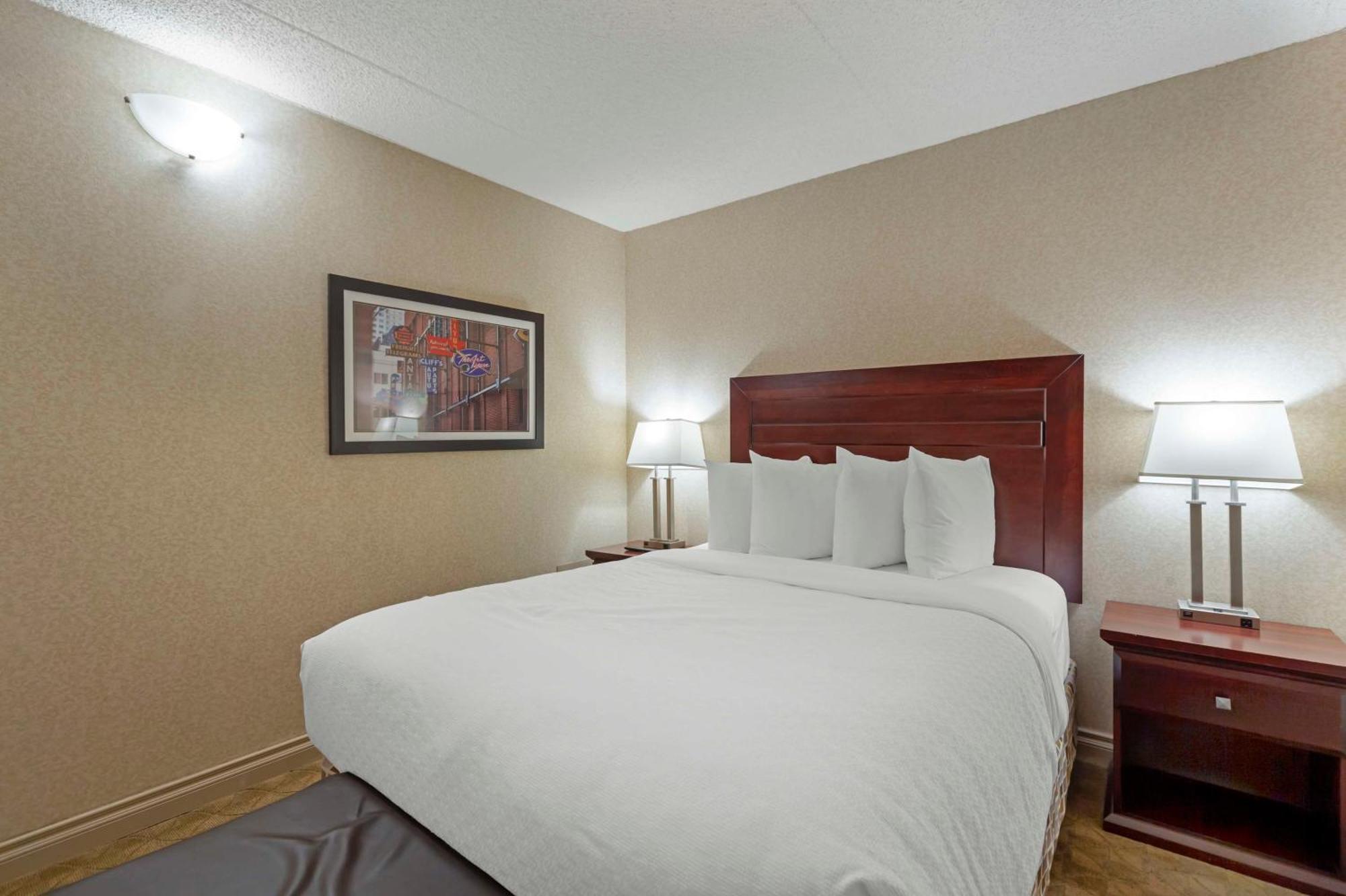 Best Western Plus City Centre Inn Edmonton Esterno foto
