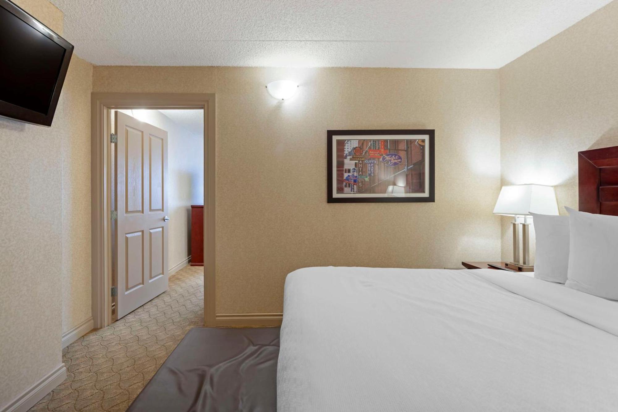 Best Western Plus City Centre Inn Edmonton Esterno foto