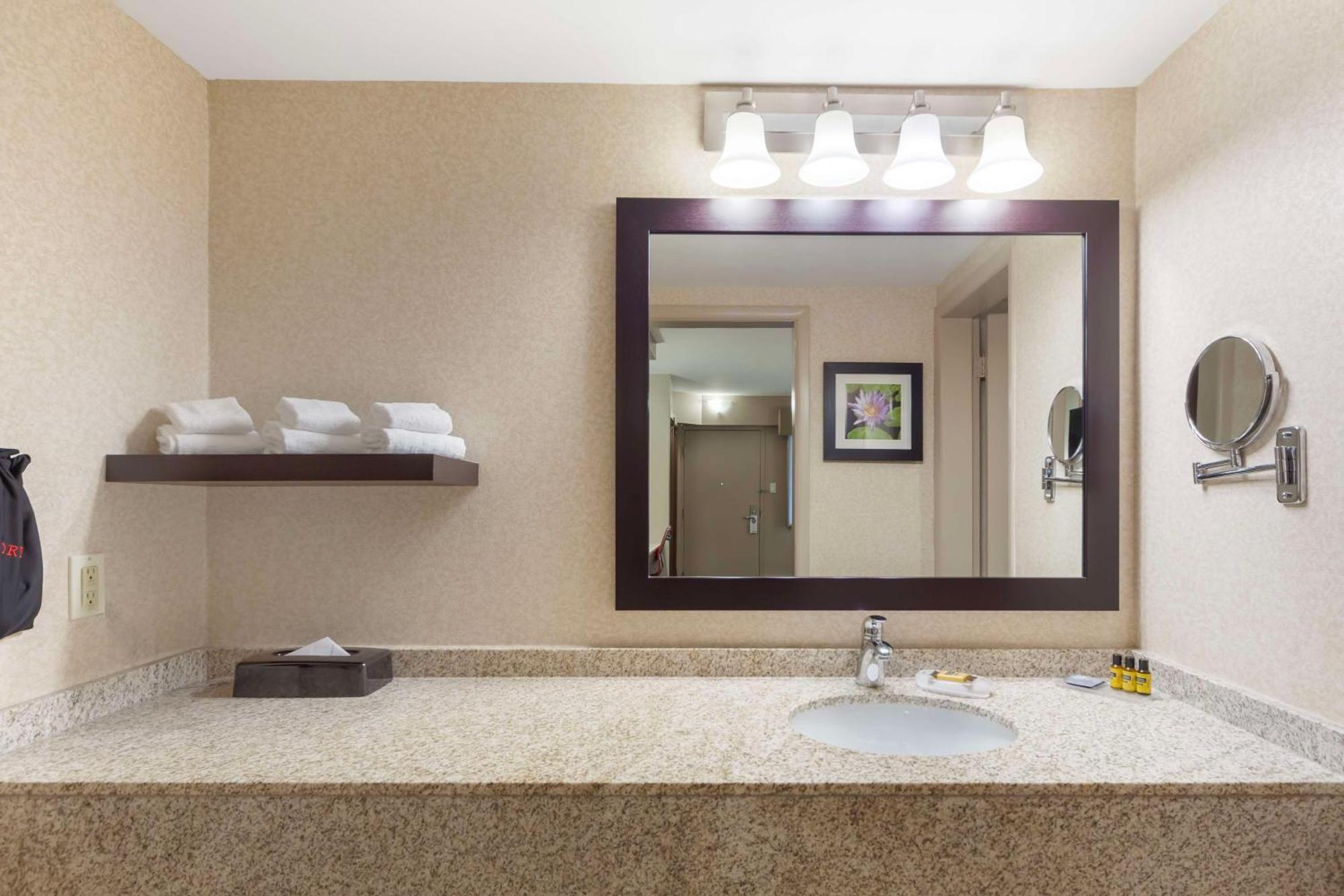 Best Western Plus City Centre Inn Edmonton Esterno foto
