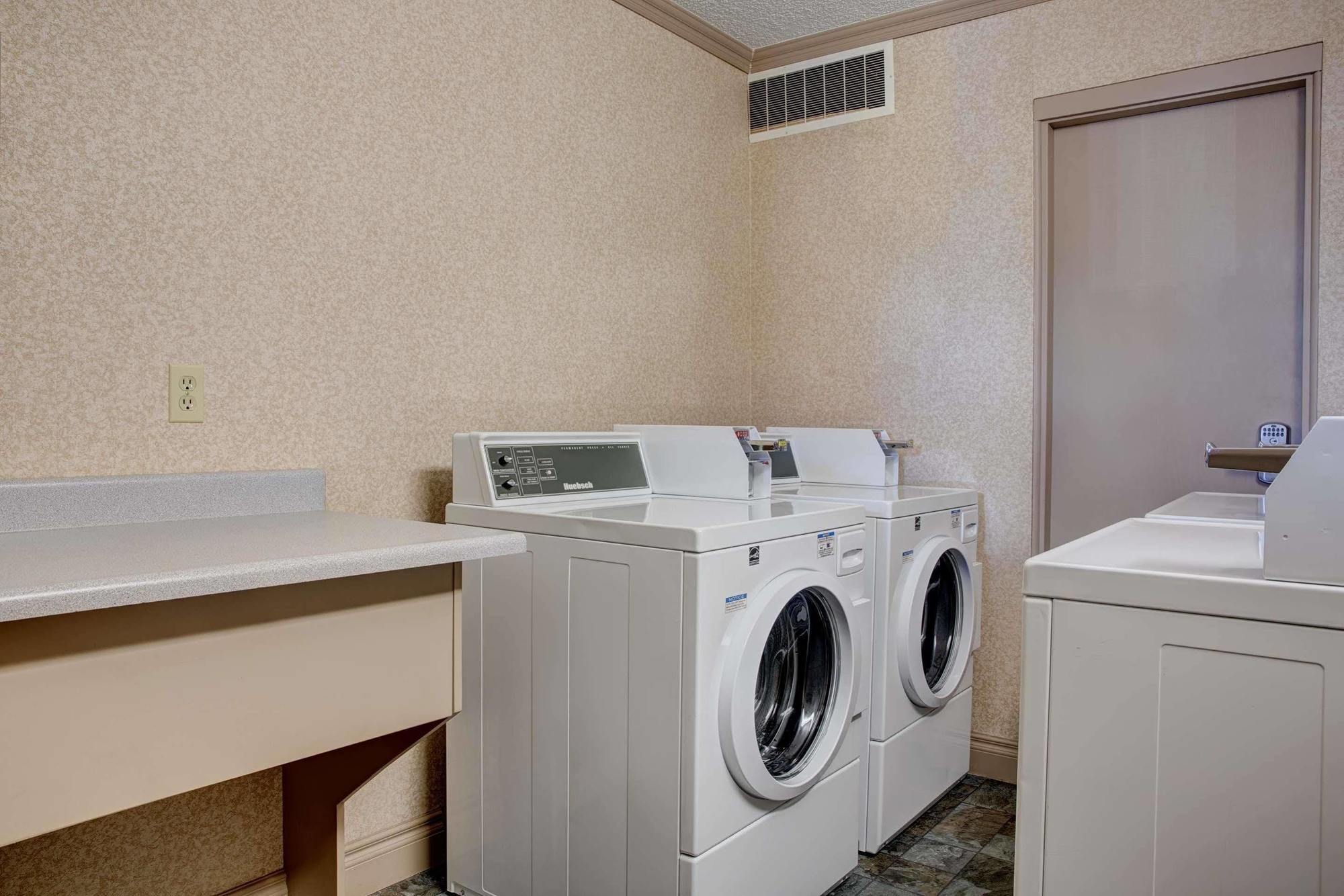 Best Western Plus City Centre Inn Edmonton Esterno foto
